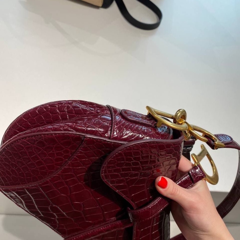 Metallic Burgundy Shiny Alligator Saddle Bag Gold
Hardware - Picture 6 of 11